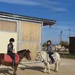 Gites Du Moulin, Centre Equestre, Restaurant Сasa de vacaciones Widensolen
