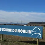 Gites Du Moulin, Centre Equestre, Restaurant Сasa de vacaciones *