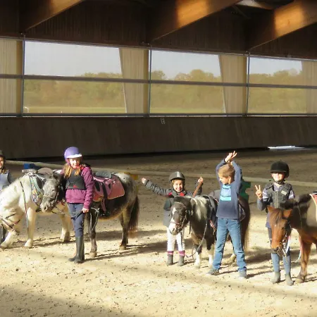 別荘 Gites Du Moulin, Centre Equestre, Restaurant Widensolen