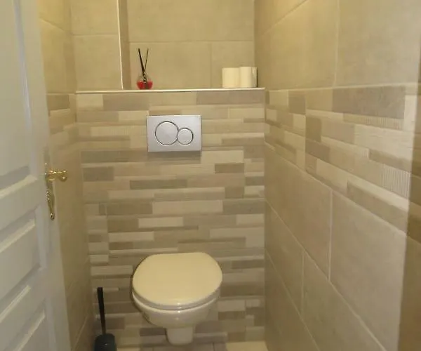 Feriehus Gites Du Moulin, Centre Equestre, Restaurant Widensolen