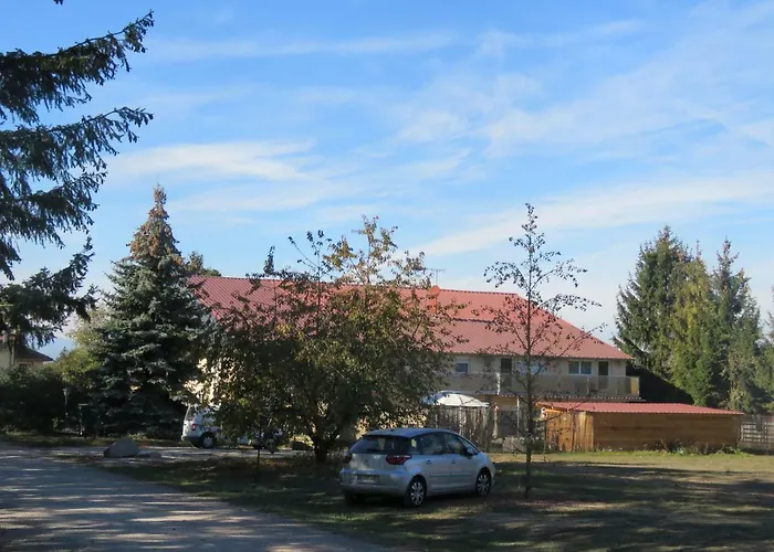 Gites Du Moulin, Centre Equestre, Restaurant Feriehus
