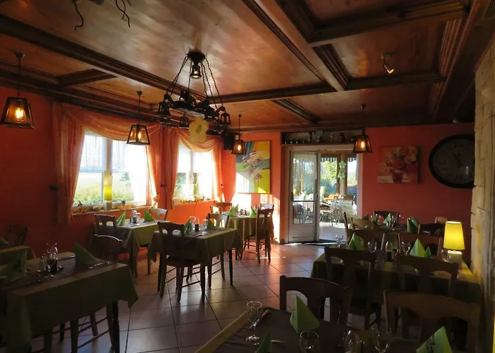 Gites Du Moulin, Centre Equestre, Restaurant